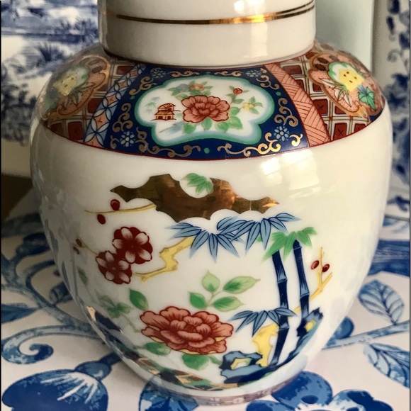 Beautiful Imari Ginger Jar! Rich colors. #chinoiserie #grandmillenial